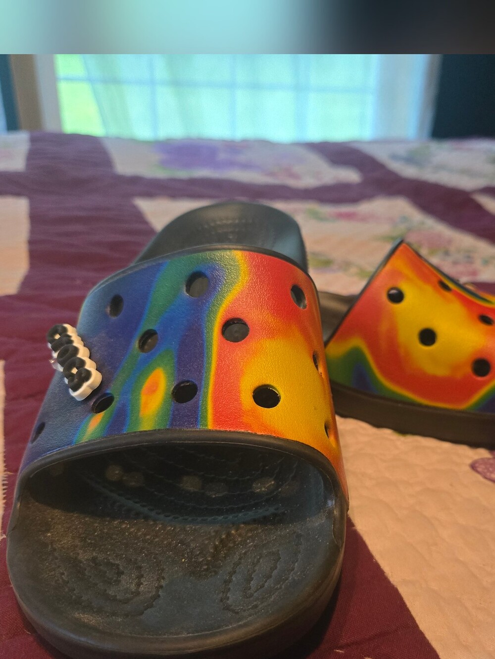 CROCS Thermal Print Sandals Womens 7 Mens 5